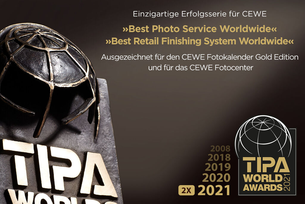 Auszeichnungstafel für den CEWE Fotokalender und das CEWE Fotocenter, die die Gold Edition hervorhebt
