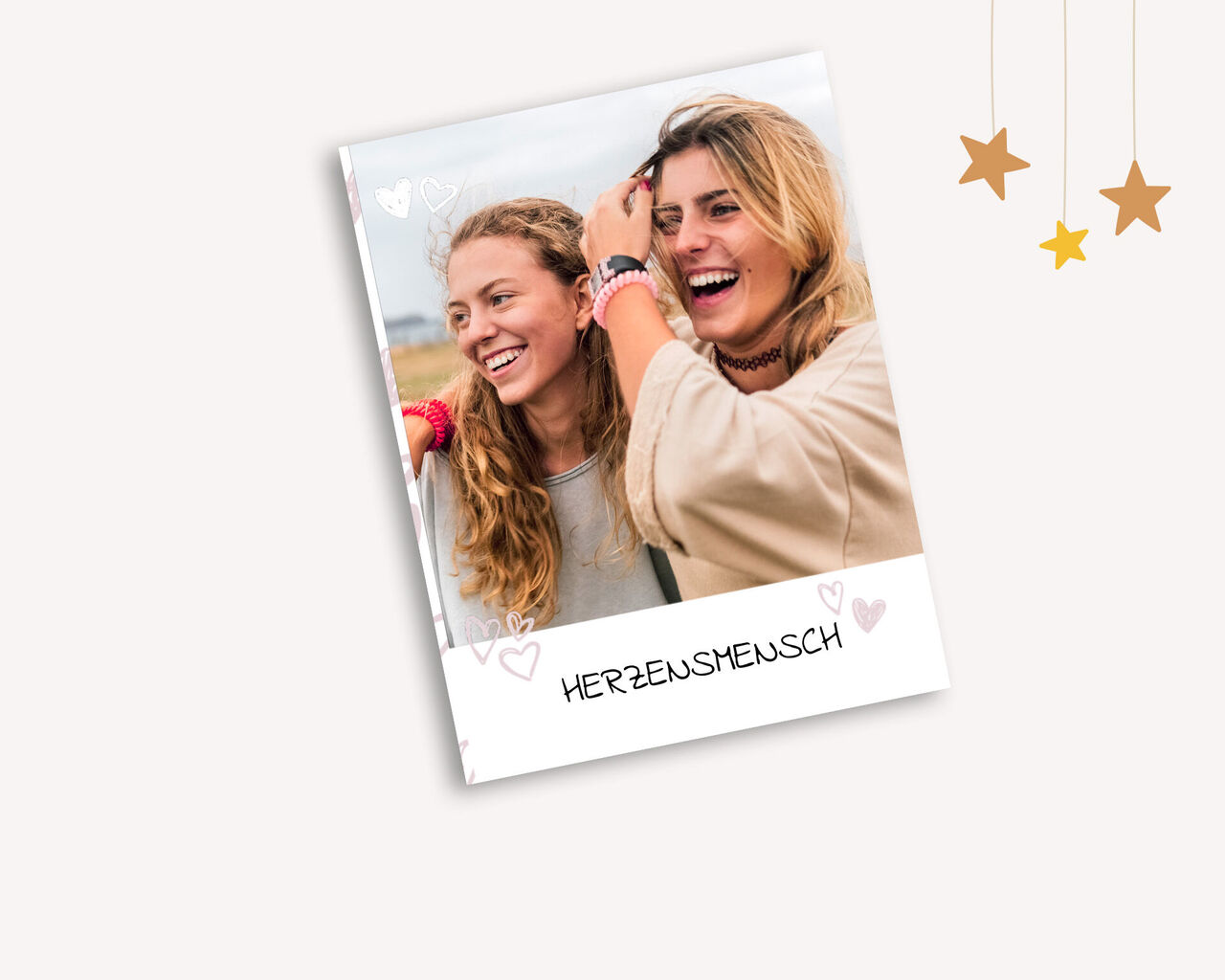 Ein liebevoll gestaltetes CEWE FOTOBUCH, das besondere Momente festhält