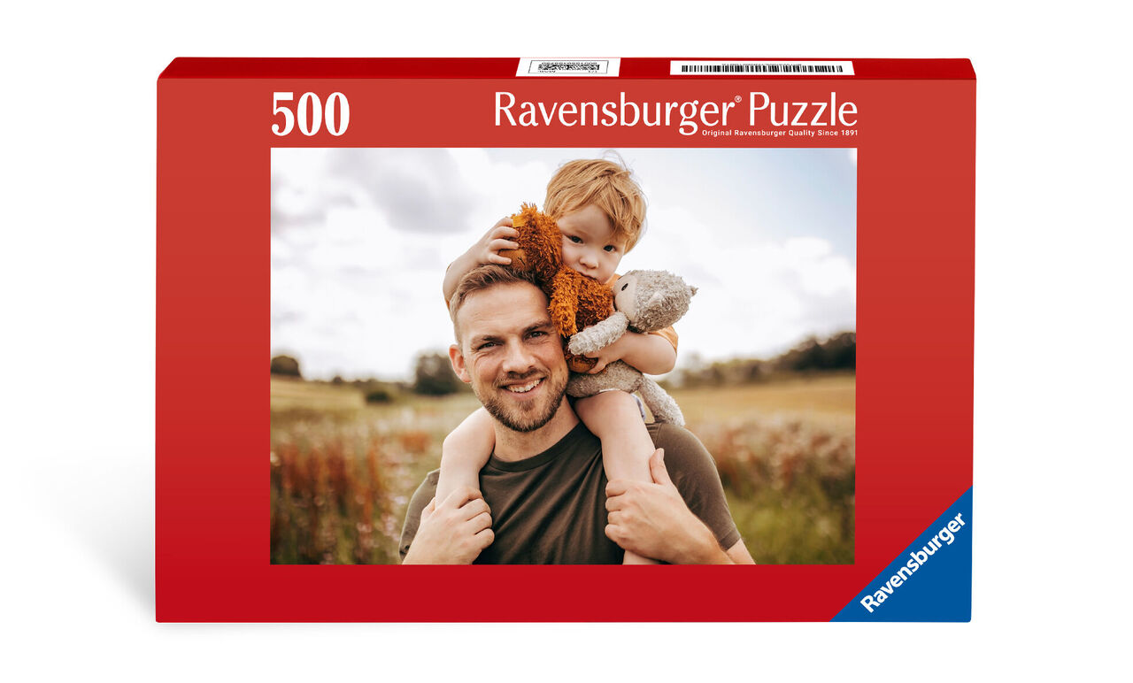 A Ravensburger puzzle with 500 pieces showing a wonderful scene: an adult carrying a child, surrounded by nature.